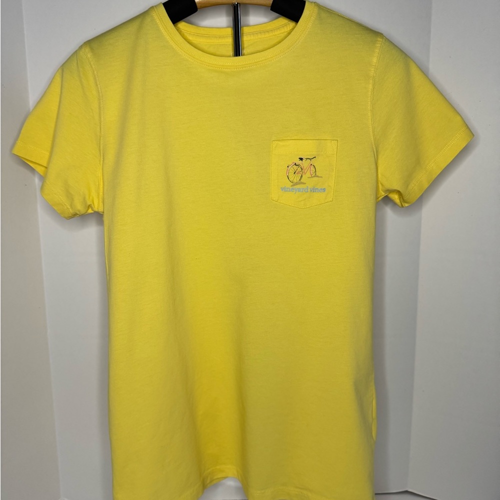 Vineyard Vines Yellow Unisex T-Shirt Size S Pink Beach Bike
Graphic Pocket